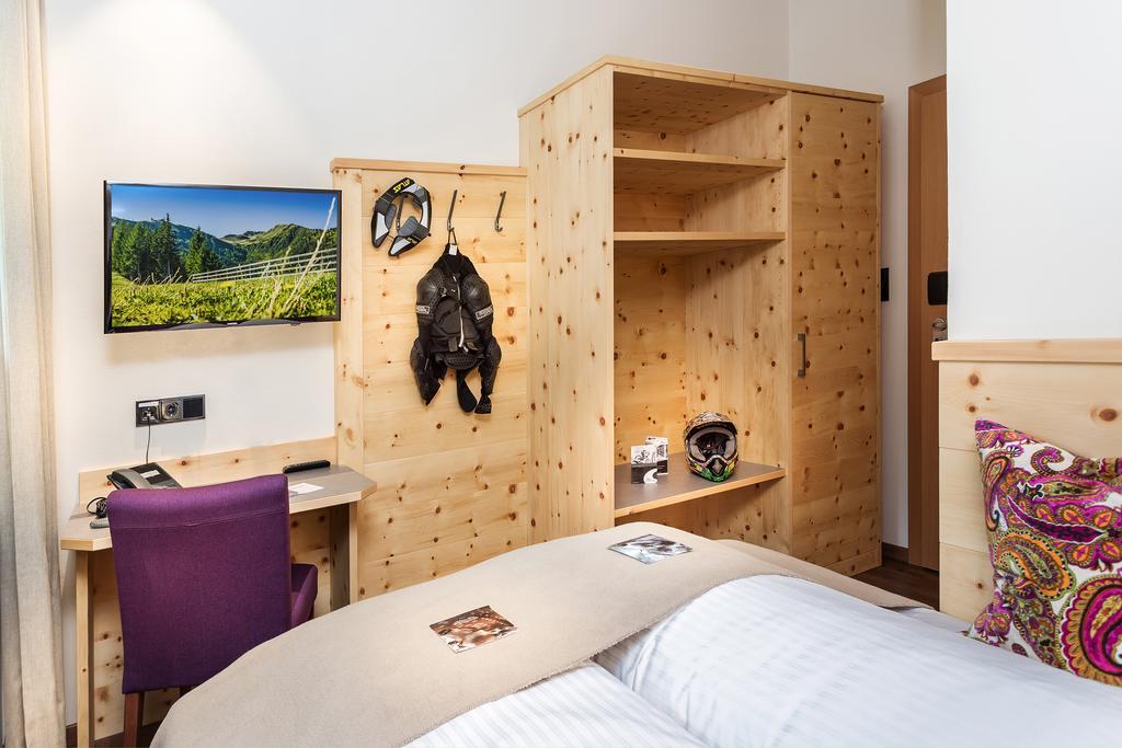 Hotel Talblick Saalbach-Hinterglemm Rom bilde